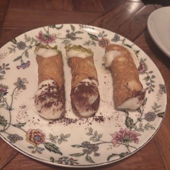 Piccola Cucina Uptown - Cannoli - Sicilian Near Me - New York, New York Piccola Cucina Uptown - Cannoli - Sicilian Near Me - New York, New York