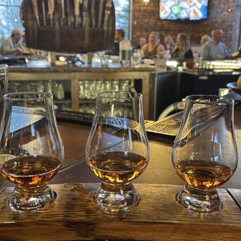 Brick & Bourbon - Pretty Fly for Rye Guy Whiskey Flight - New American Near Me - Maple Grove, Minnesota