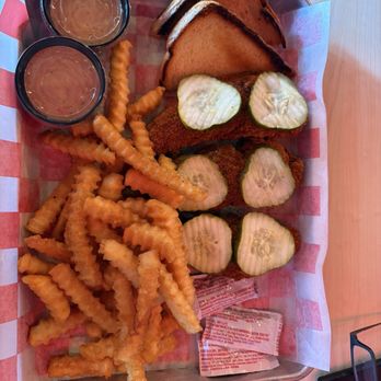Main Bird Hot Chicken - 3 tender basket - Chicken Shop Near Me - Pearland, Texas