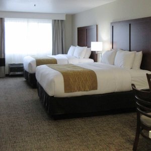 Comfort Inn Suites 27 Photos Hotels 702 W Appleway Ave