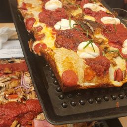 Detroit Style Pizza