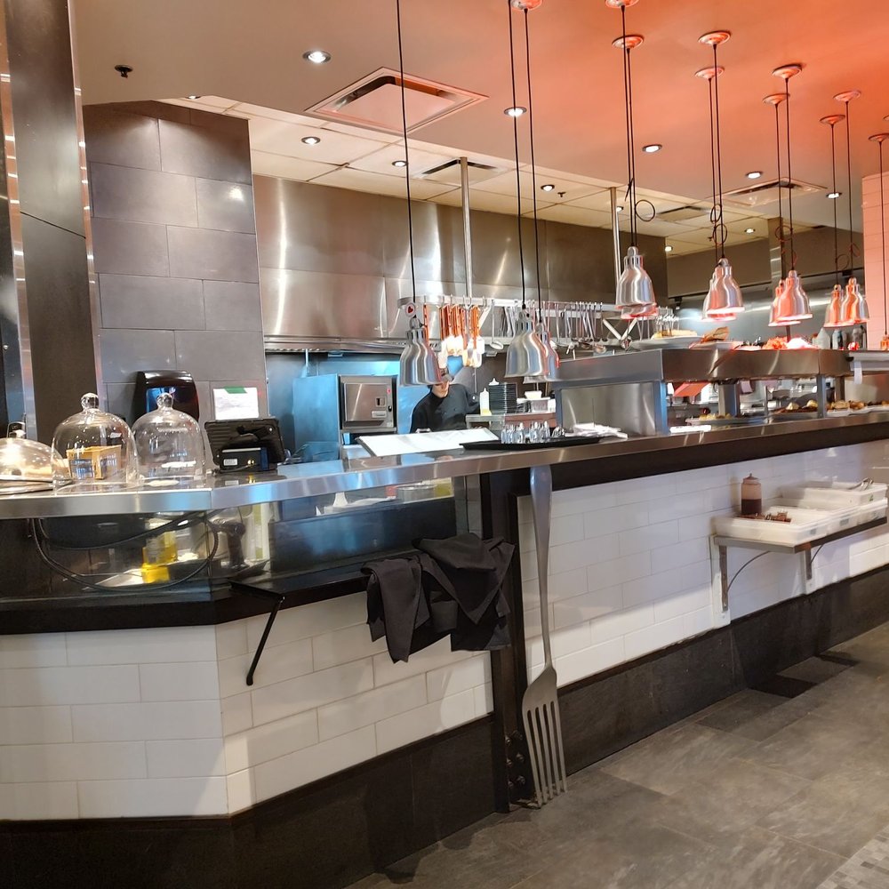 Paris Grill - Kitchen - French Near Me - Quebec City, Quebec Paris Grill - Kitchen - French Near Me - Quebec City, Quebec