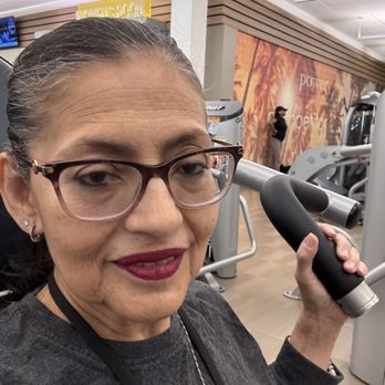 LA Fitness - Incline press - Gyms Near Me - Secaucus, New Jersey
