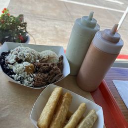 Mechada bowl with yucca fries! Yum! Mechada bowl with yucca fries! Yum!