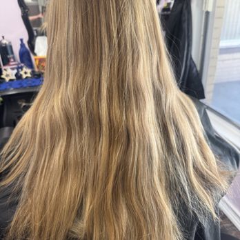 Jessica Cianciarusa - Brightening up this natural gold blonde - Hair Salons Near Me - Riverside, California Jessica Cianciarusa - Brightening up this natural gold blonde - Hair Salons Near Me - Riverside, California