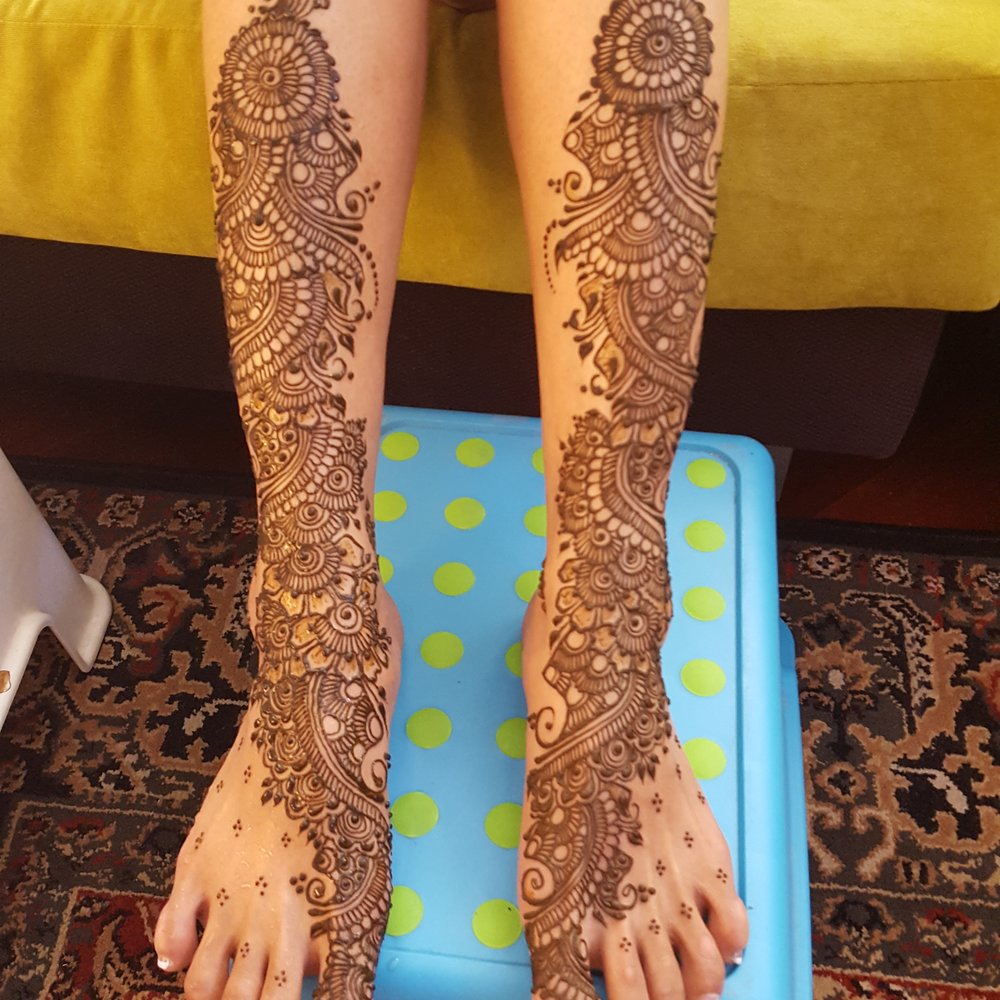 Beautiful henna art!!! Looooove.....