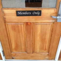 Falmouth Yacht Club - Front door.