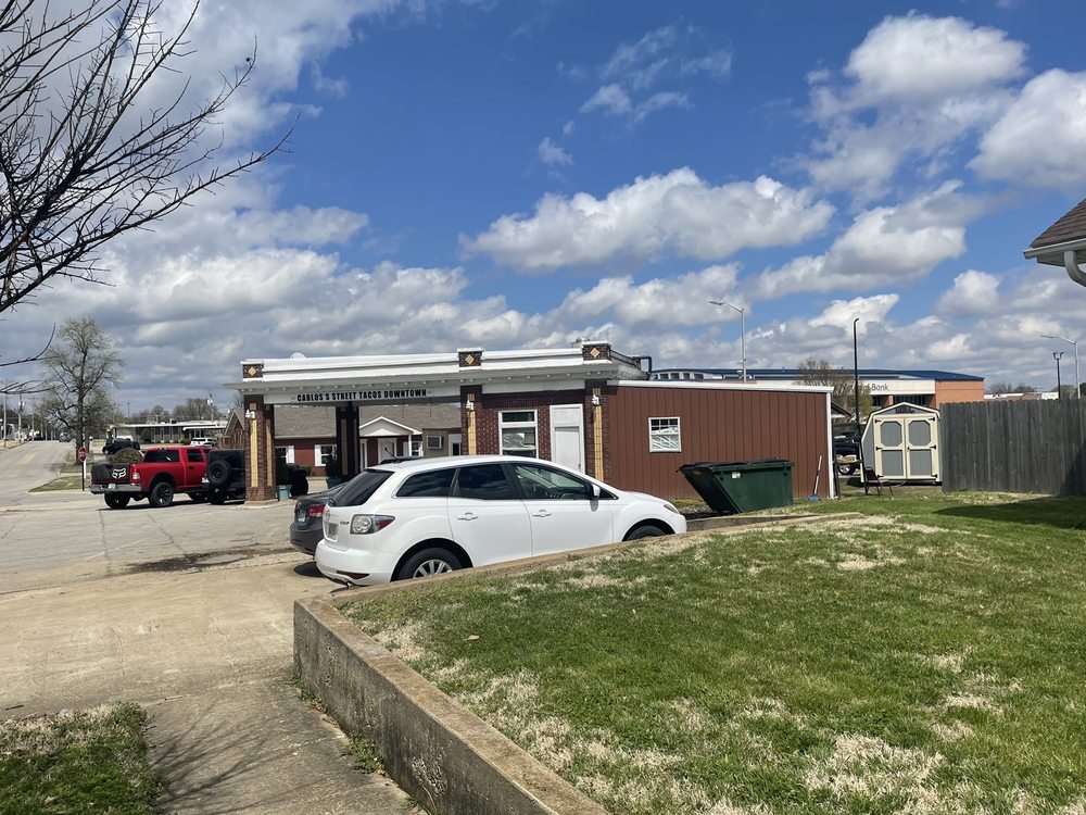 Carlos's Street Tacos and More Logo