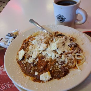 Steak ’n Shake - Chili Three Ways with Romano cheese and crackers. So good - Burgers Near Me - Clearwater, Florida Steak ’n Shake - Chili Three Ways with Romano cheese and crackers. So good - Burgers Near Me - Clearwater, Florida