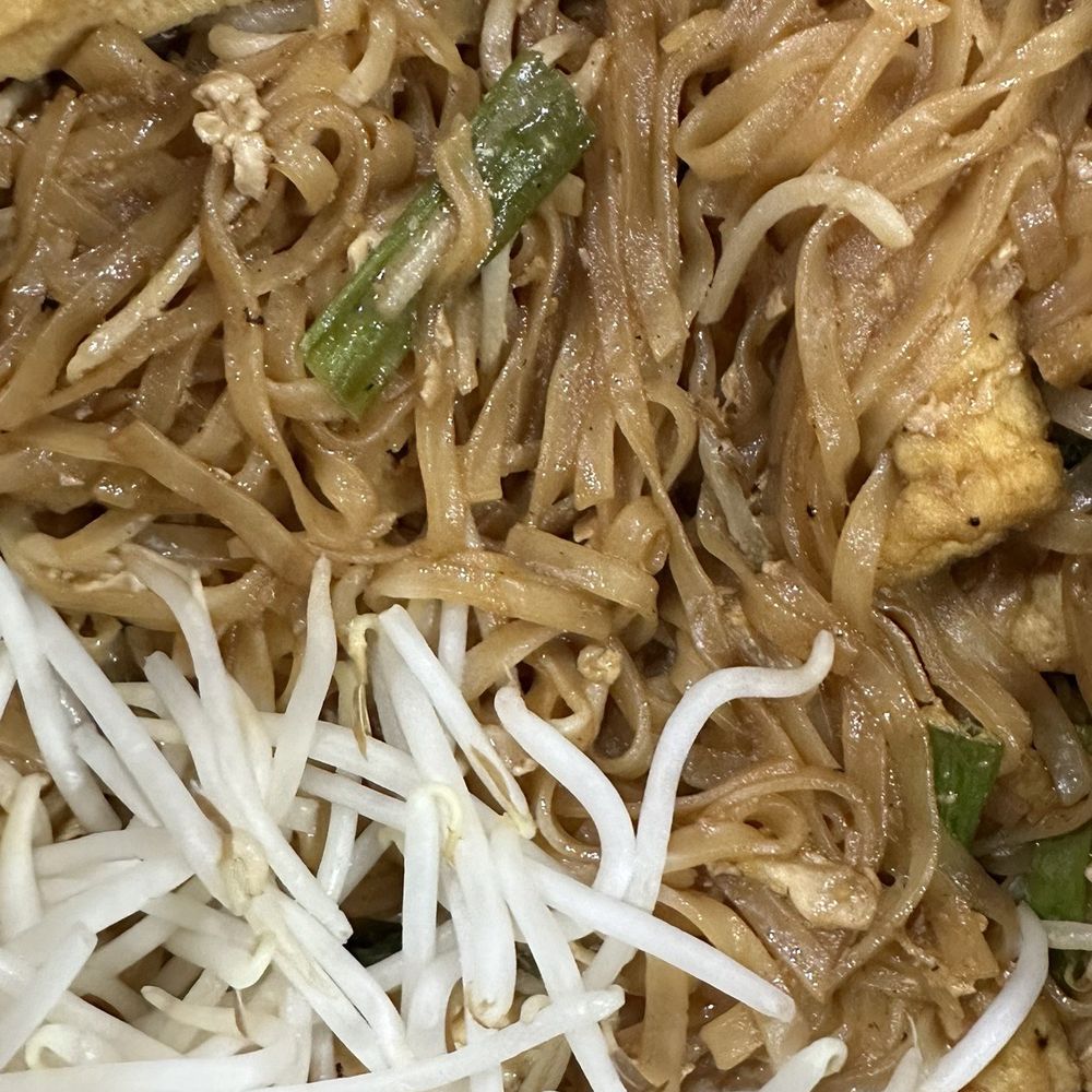 Bếp - Vietnamese Grill - 38. Pad Thai (gluten free) - Vietnamese Near Me - Portland, Oregon Bếp - Vietnamese Grill - 38. Pad Thai (gluten free) - Vietnamese Near Me - Portland, Oregon