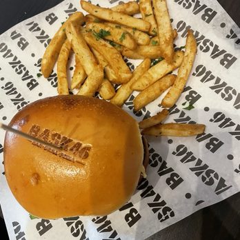 Bask 46 - Chicken  sandwich - American Near Me - Woodland Park, New Jersey