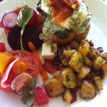Barndiva - Eggs Benedict and amazing salad - New American Near Me - Healdsburg, California Barndiva - Eggs Benedict and amazing salad - New American Near Me - Healdsburg, California