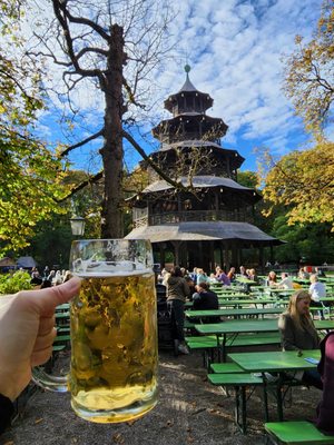 Biergarten am Chinesischen Turm by null