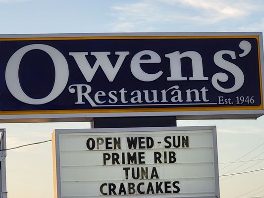 The Captain's Table by null