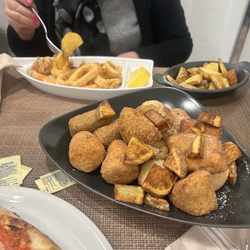 Pizzeria Carlo Alberto - Fried potatoes, fried appetizers and fried shrimp plus calamari!