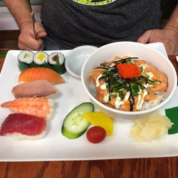 Honolulu Sushi - Spicy Bento. What a beautiful presentation! - Sushi Bars Near Me - Honolulu, Hawaii Honolulu Sushi - Spicy Bento. What a beautiful presentation! - Sushi Bars Near Me - Honolulu, Hawaii