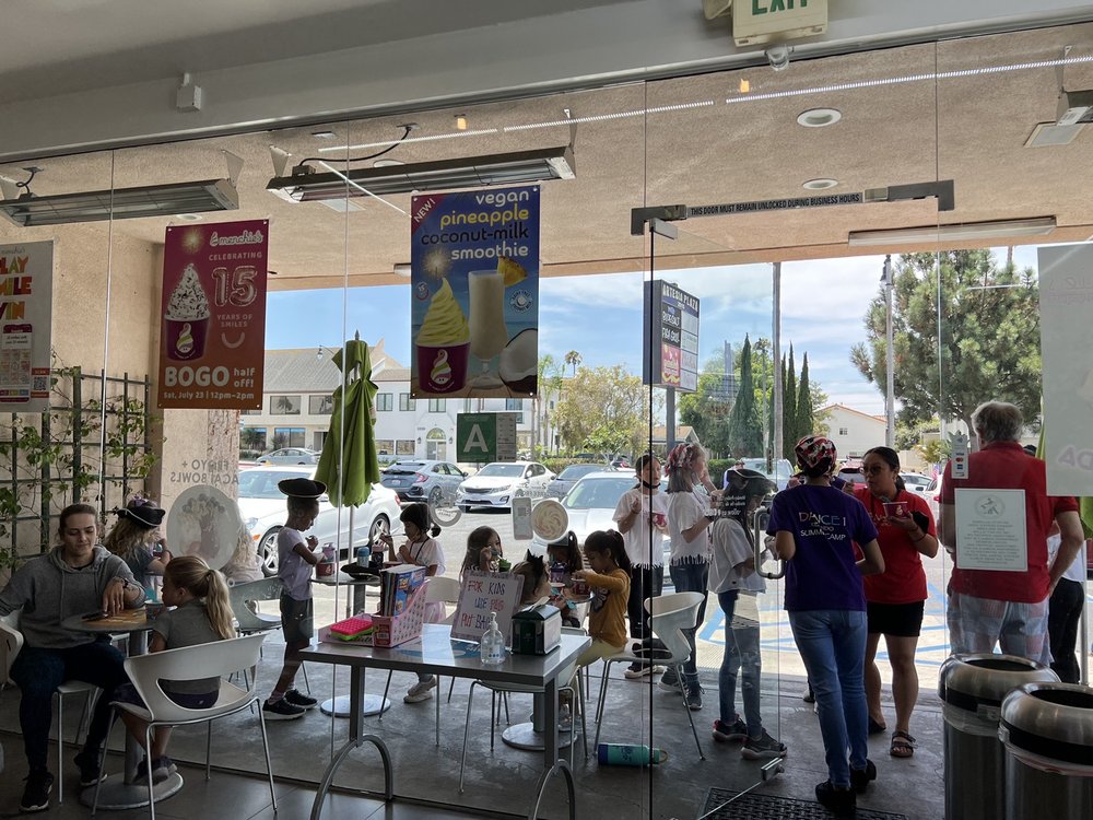 MENCHIE’S FROZEN YOGURT Updated September 2024 221 Photos & 402