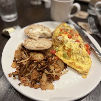 Hard Rock Cafe - Dry, and void of flavor--even if it wasn't overcooked - American Near Me - Bristol, Virginia