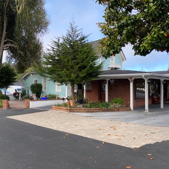 Bluebird Inn - Hotels Near Me - Cambria, California Bluebird Inn - Hotels Near Me - Cambria, California