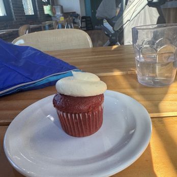 Molly's Cupcakes - Cupcakes Near Me - Des Moines, Iowa