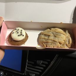 This is how the lady handed me the cookies.
