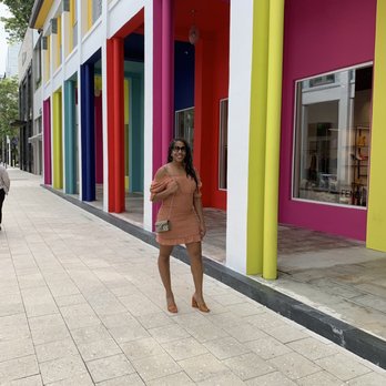 Dior Cafe - Outside - Coffee & Tea Near Me - Miami, Florida Dior Cafe - Outside - Coffee & Tea Near Me - Miami, Florida