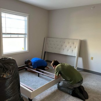 Bruno’s Niagara Movers - Assembling beds - Movers Near Me Bruno’s Niagara Movers - Assembling beds - Movers Near Me