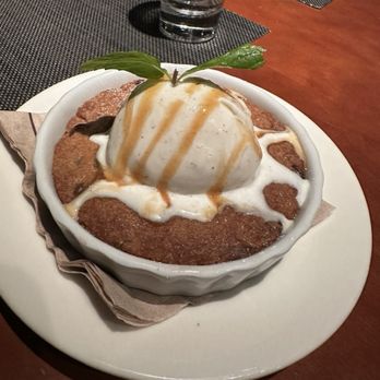 Dry Creek Grill - Chocolate cookie with salted Carmel à la mode - excellent! - American Near Me - San Jose, California