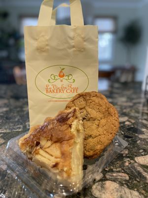 La Vie En Rose Bakery Cafe