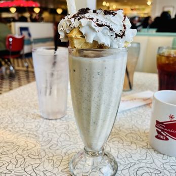 Sunliner Diner - Cookies & Cream milkshake - Diners Near Me - Pigeon Forge, Tennessee Sunliner Diner - Cookies & Cream milkshake - Diners Near Me - Pigeon Forge, Tennessee