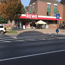 REWE - Eingangsbereich
