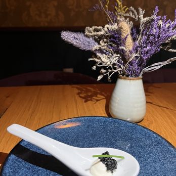 The Warren - Caviar & Bubbles - Gastropubs Near Me - New York, New York