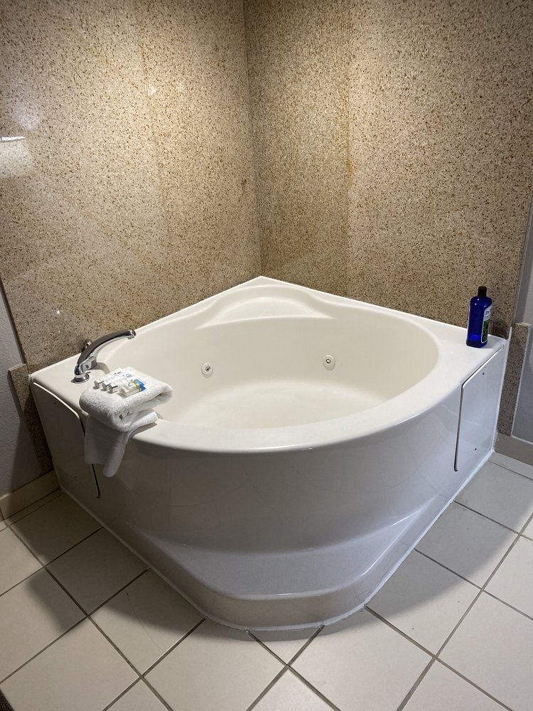 COUNTRY INNS AND SUITES CAPITOL HEIGHTS Updated May 2024 44