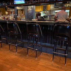 Johnny's Kitchen & Tap - Bar