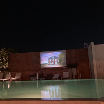 Novotel Miami Brickell - Movie by the pool - Hotels Near Me - Miami, Florida Novotel Miami Brickell - Movie by the pool - Hotels Near Me - Miami, Florida