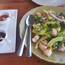Vineyards Wine Bar - Shrimp and pork stir fry