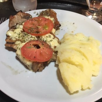 El Bagual - Matambre a la napolitana con puré de papas. - Steakhouses Near Me - Buenos Aires, C