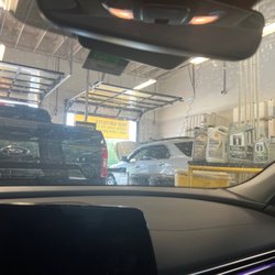 Take 5 Oil Change - Inside the shop