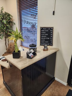 Services! - Best DAM Barbershop - With over 20 years experience I am confident in my abilities to give the look you are looking for! Services! - Best DAM Barbershop - With over 20 years experience I am confident in my abilities to give the look you are looking for!