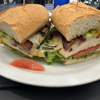Mountain Oaks Cafe - Chicken sandwich delicious! - American Near Me - Oakhurst, California