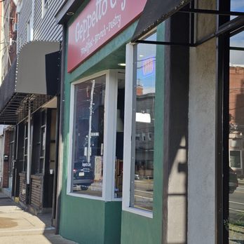 Geppetto Cafe - Coffee & Tea Near Me - Pittsburgh, Pennsylvania Geppetto Cafe - Coffee & Tea Near Me - Pittsburgh, Pennsylvania