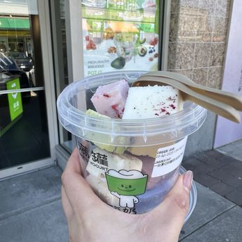 Pot O' Yogurt - Yogurt pot 12 flavors - Ice Cream & Frozen Yogurt Near Me - Richmond, British Columbia Pot O' Yogurt - Yogurt pot 12 flavors - Ice Cream & Frozen Yogurt Near Me - Richmond, British Columbia