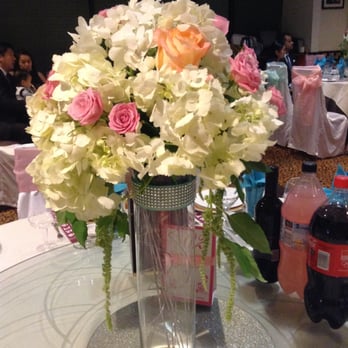 Thanh Thuy Florist - Guest's Table Centerpiece at Emerald Restaurant - Florists Near Me - San Diego, California Thanh Thuy Florist - Guest's Table Centerpiece at Emerald Restaurant - Florists Near Me - San Diego, California