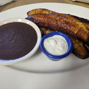 Cuscatlan Salvadorean Cuisine - Fried bananas, not too bad actually - Salvadoran Near Me - San Diego, California Cuscatlan Salvadorean Cuisine - Fried bananas, not too bad actually - Salvadoran Near Me - San Diego, California