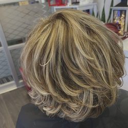 Hairbytes Salon By Merna - She love the two tone and lots of movement..