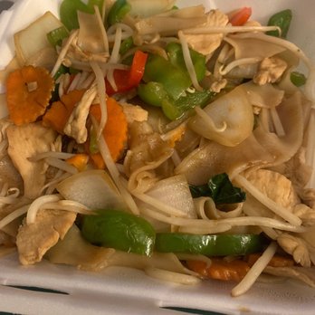 Tom Yum - Drunken Noodles - Thai Near Me - Surprise, Arizona Tom Yum - Drunken Noodles - Thai Near Me - Surprise, Arizona