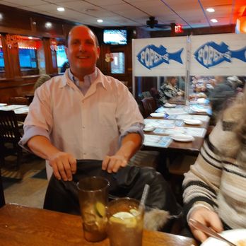 Popei's Clam Bar - Joe, the owner - Seafood Near Me - Bethpage, New York