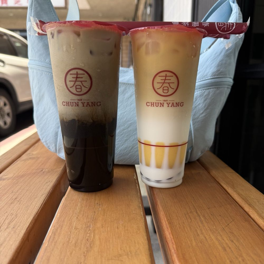 Chun Yang Tea - San Gabriel - Hojicha Latte with Brown Sugar Pearl 黑糖珍珠培茶鮮奶 Oolong Tea Latte with Pudding 布丁烏龍鮮奶 - Tea Rooms Near Me - San Gabriel, California Chun Yang Tea - San Gabriel - Hojicha Latte with Brown Sugar Pearl 黑糖珍珠培茶鮮奶 Oolong Tea Latte with Pudding 布丁烏龍鮮奶 - Tea Rooms Near Me - San Gabriel, California