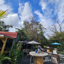 Odell's Saloon - Back patio