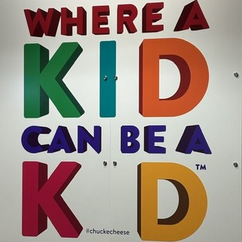 Chuck E. Cheese - selfie wall - Pizza Near Me - Savannah, Georgia